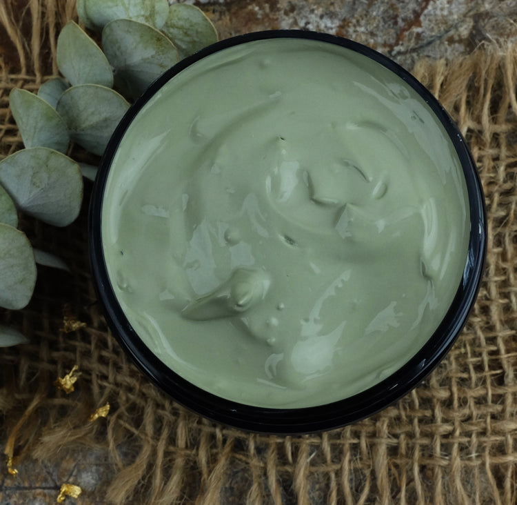 Green Clay Superfood Hair Mask with Raw Honey, Aloe and Apple Cider Vinegar - EssenceTree