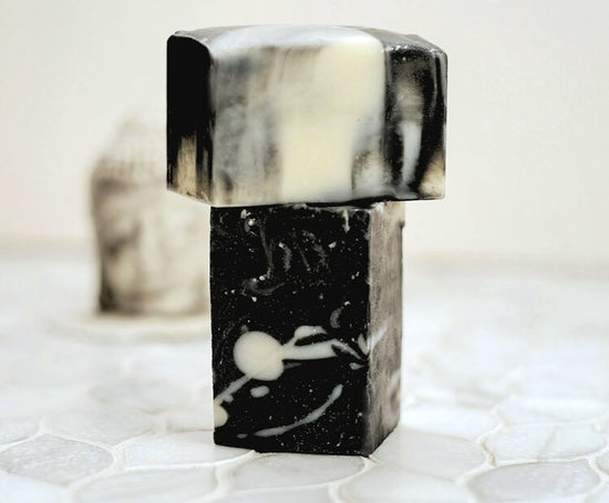 Charcoal Eucalyptus Mint Superfood Soap *Detox & Shave* - EssenceTree
